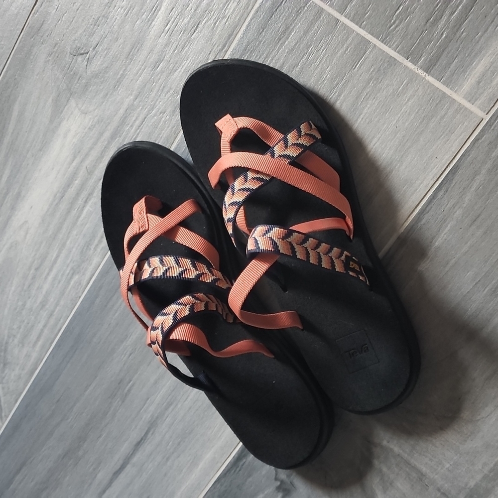 Ladies Teva Size 11